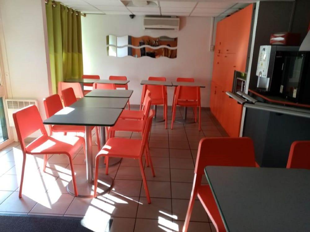 Premiere Classe St Etienne Nord Villars Вилар Экстерьер фото