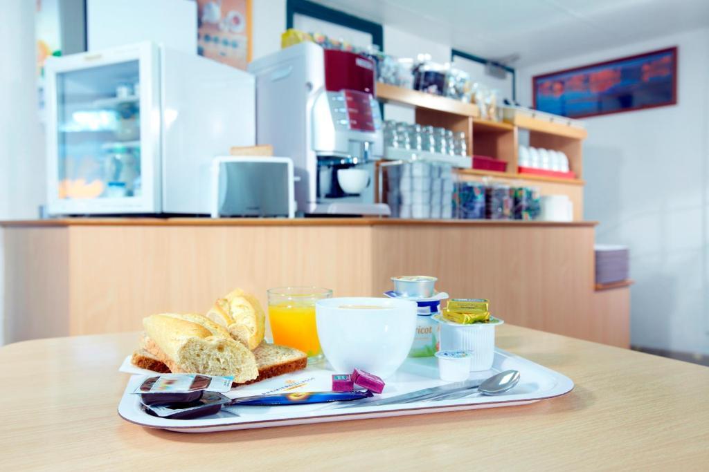 Premiere Classe St Etienne Nord Villars Вилар Экстерьер фото